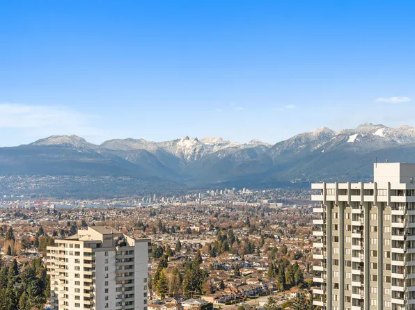 5987 Wilson Ave #2108, Burnaby, BC V5H 0L7