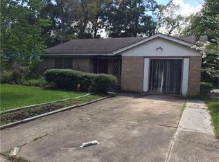 904 S 6th St, Conroe, TX 77301