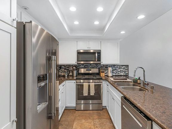 4th image of 2164 Canyon Dr APT L