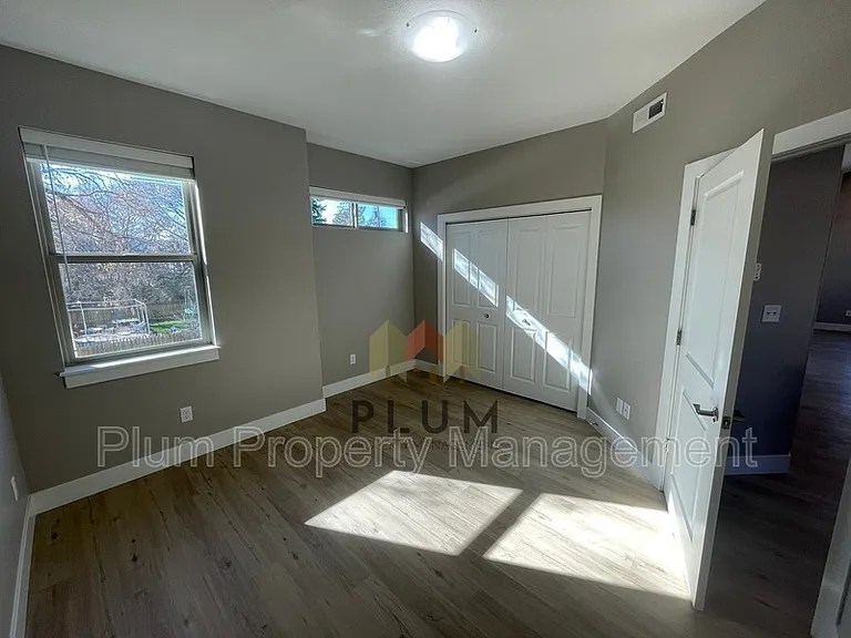 1724 S 14th St W #202 — Photo 13