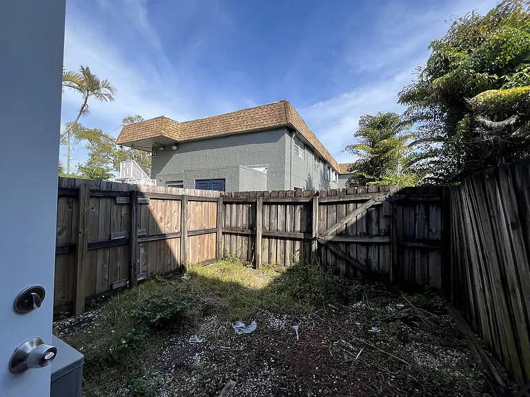 4815 NW 9th Dr #1 — Photo 14