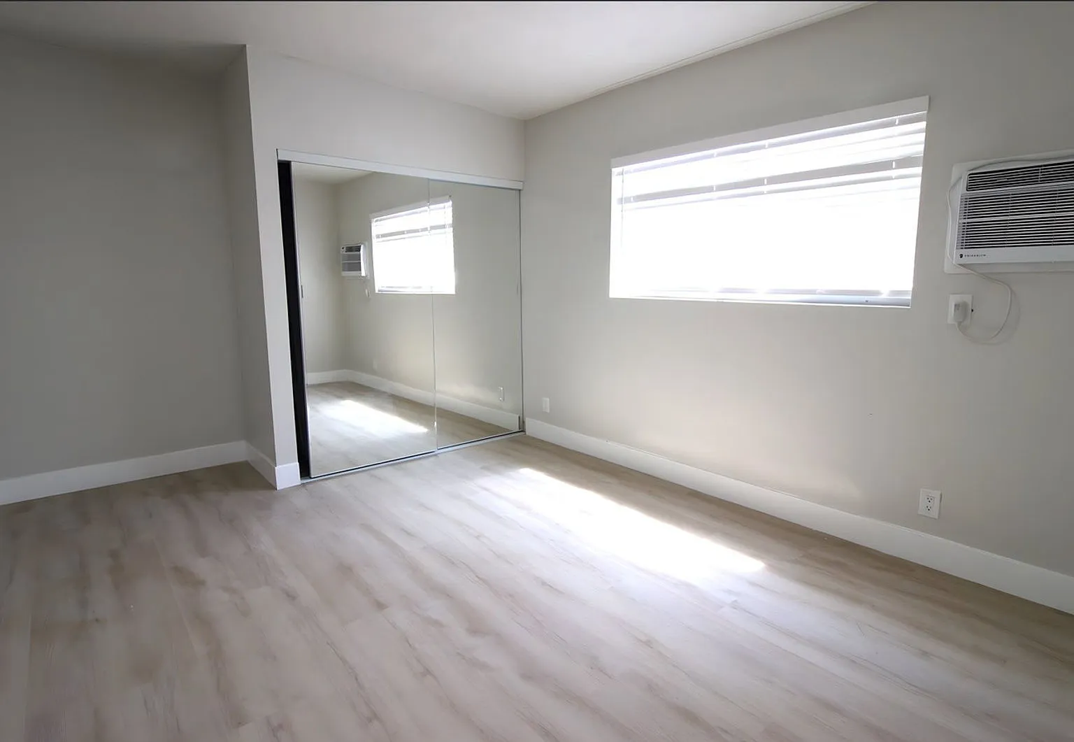 2 bed, 1.0 bath, 850 sqft, $2,750 — Photo 3
