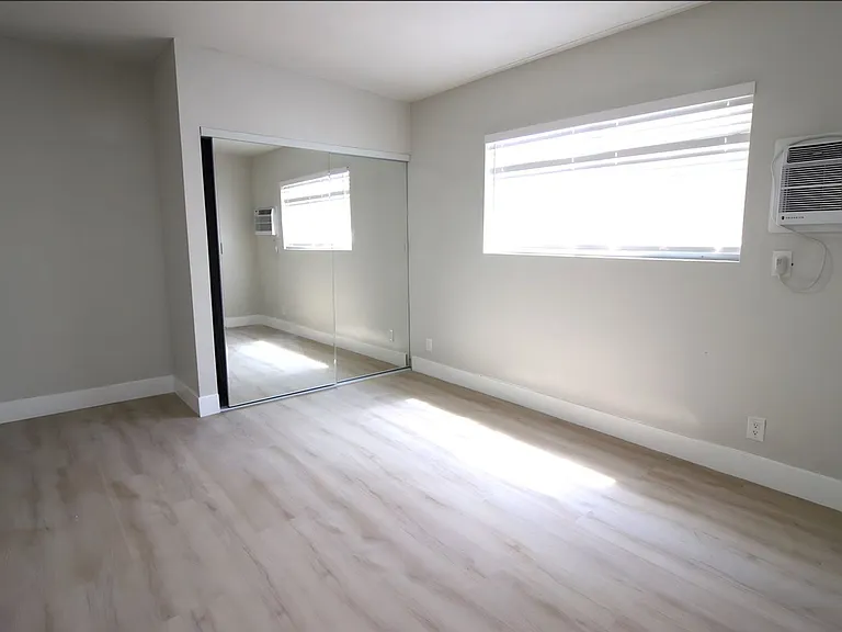 2904 9th Ave #6 — Photo 3