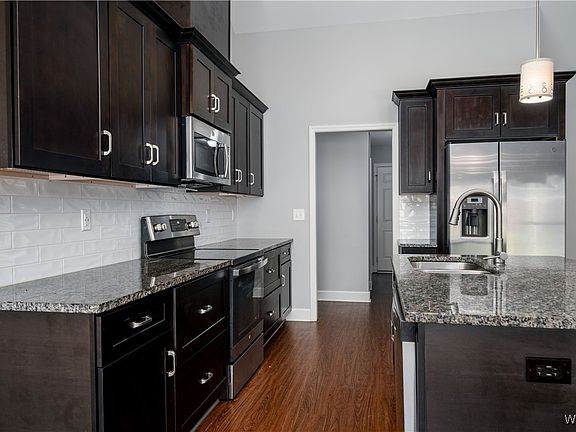 4th image of 4138 Richmond St