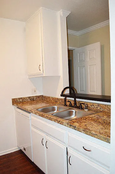 Hillside Village Apartments — Photo 7