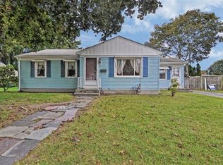 15 Connors Ln, Riverside, RI 02915