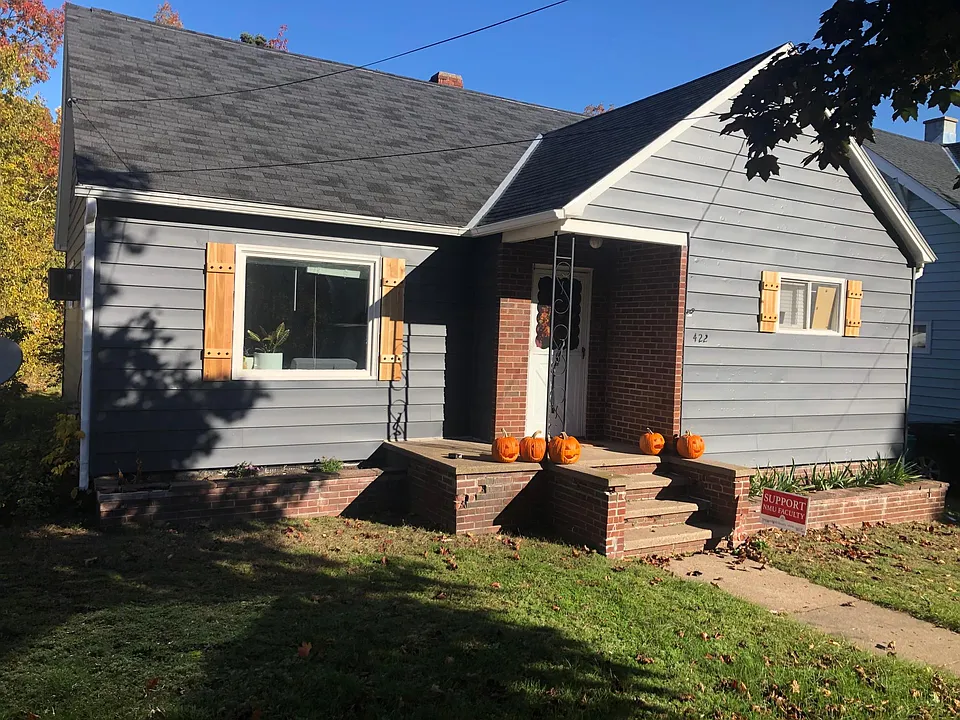 422 W Michigan St