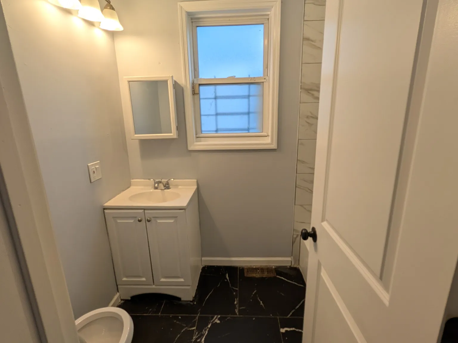 2 bed, 1000 sqft, $1,750 — Photo 2
