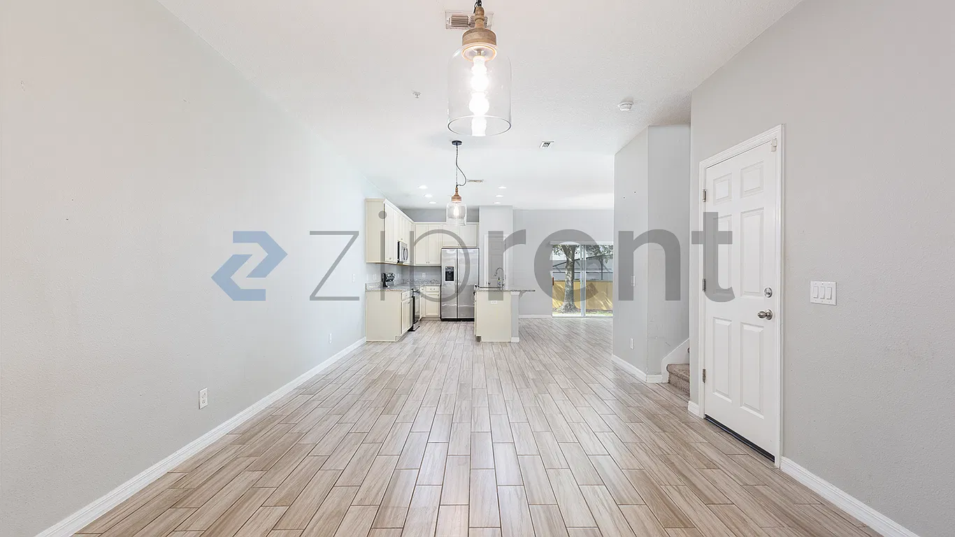 3 bed, 2.5 bath, 1817 sqft, $2,500 — Photo 3