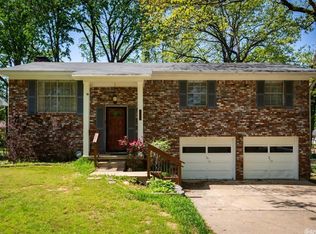 56 Warwick Rd, Little Rock, AR 72205