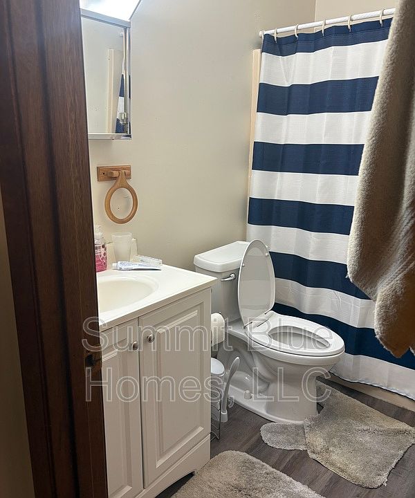 2nd image of 3953 Kent St #3