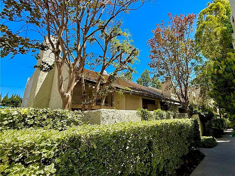 11738 Moorpark St #A — Photo 1