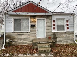 23545 Columbus Ave, Warren, MI 48089