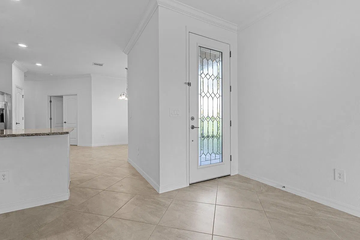 2 bed, 2.0 bath, 1561 sqft, $1,999 — Photo 3