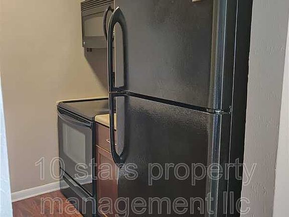 4th image of 1799 N Highland Ave #128