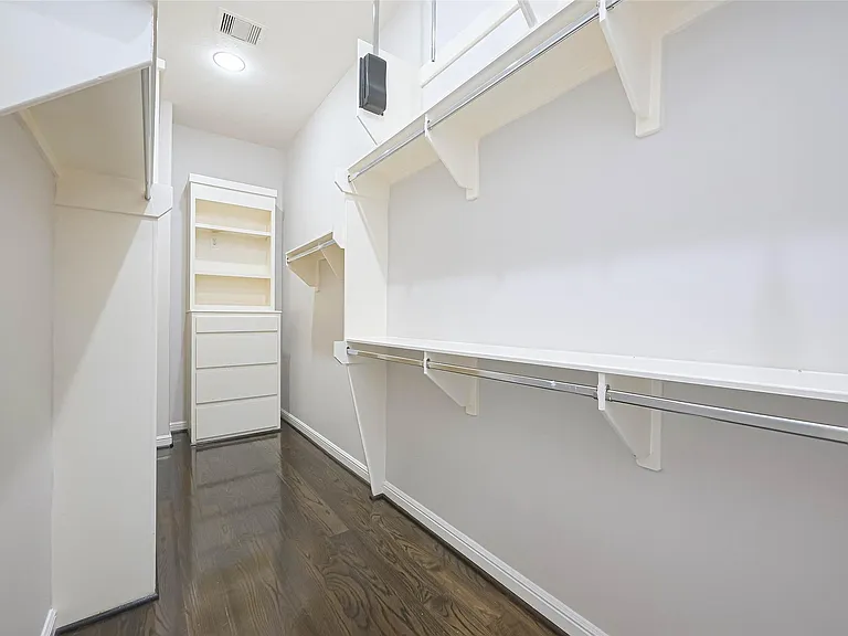 1739 Oakdale St — Photo 37