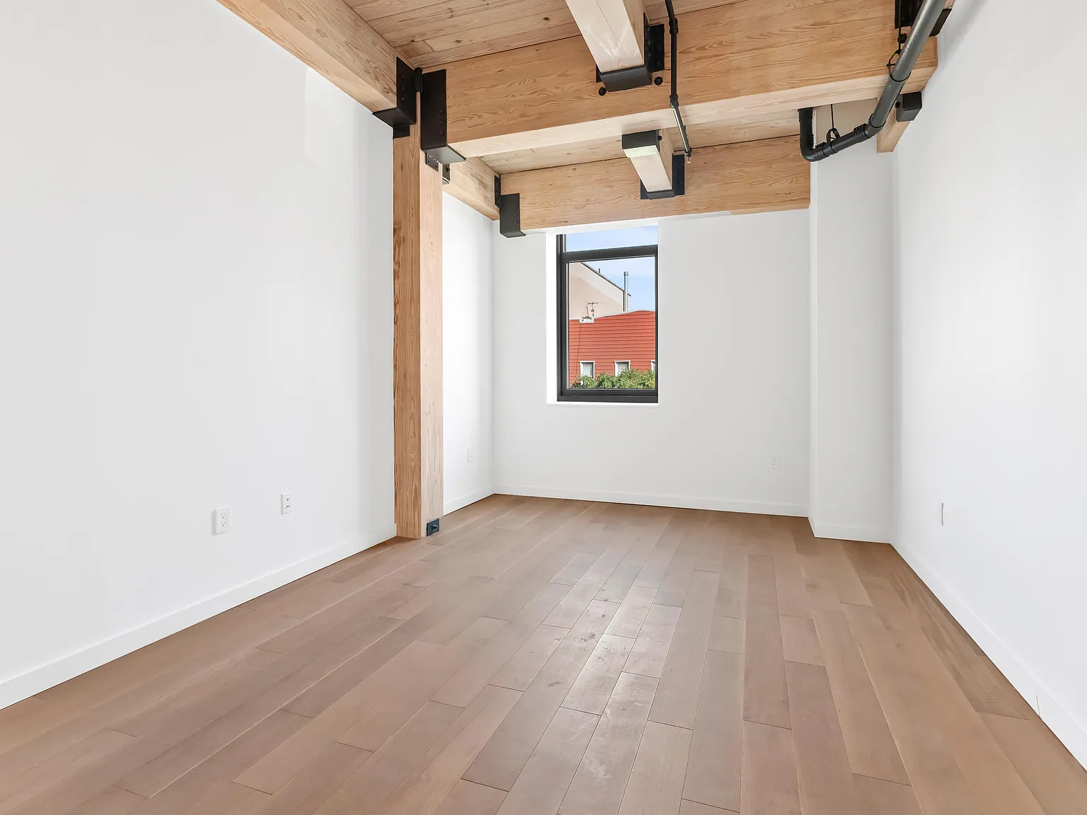 710 Metropolitan Avenue — Photo 2