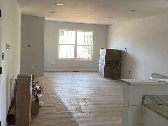 5th image of 2318 Holliday St #2