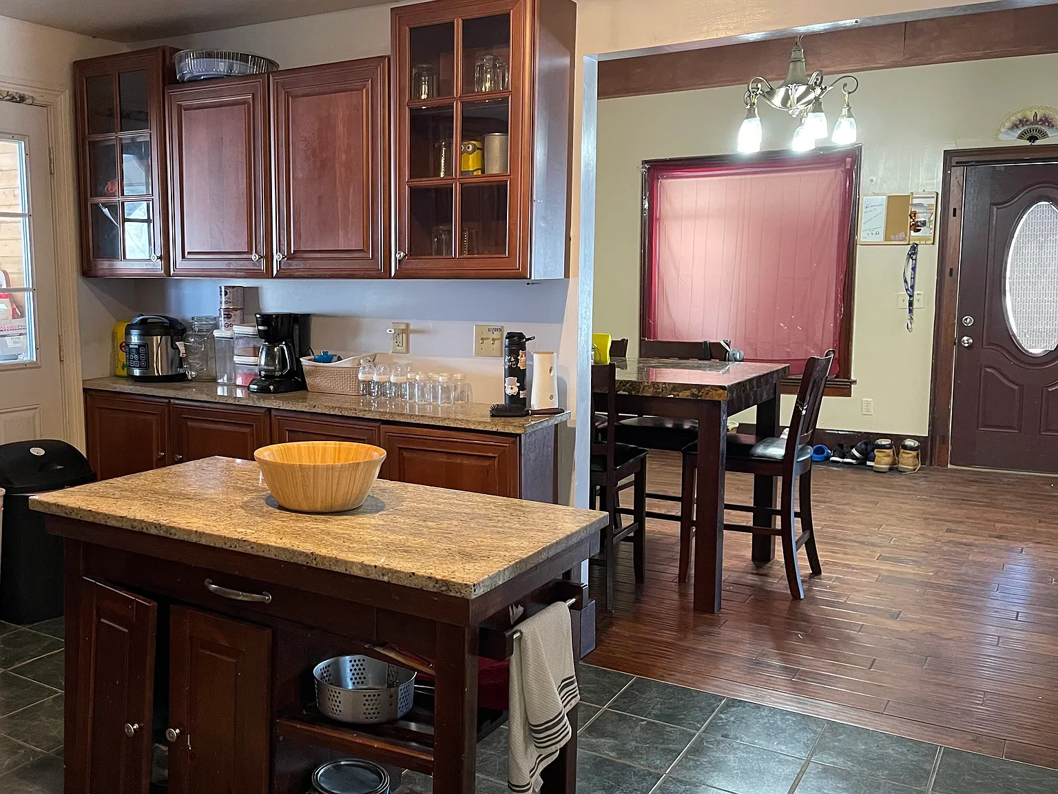 2 bed, 1302 sqft, $1,680 — Photo 3