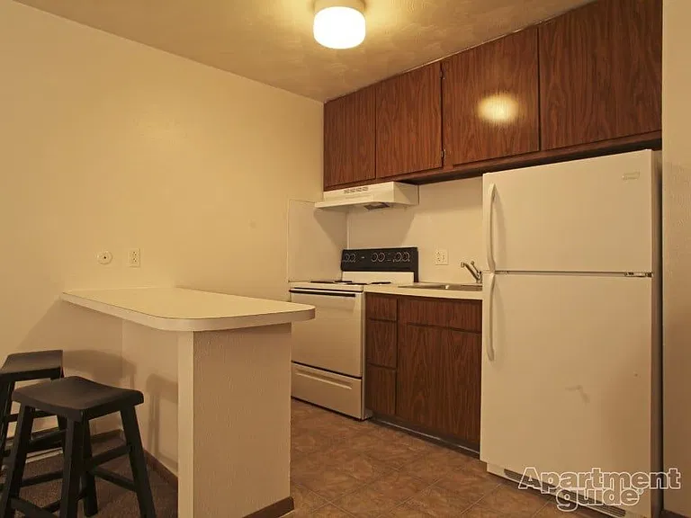 Parkside Apartments — Photo 26