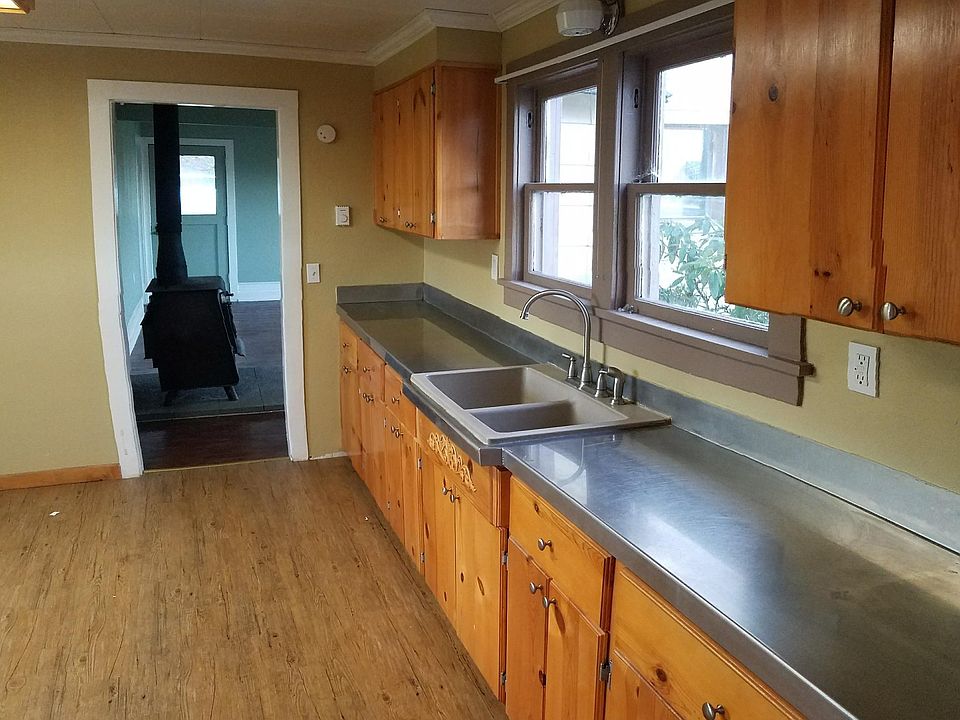 2nd image of 1330 Ocean Beach Rd