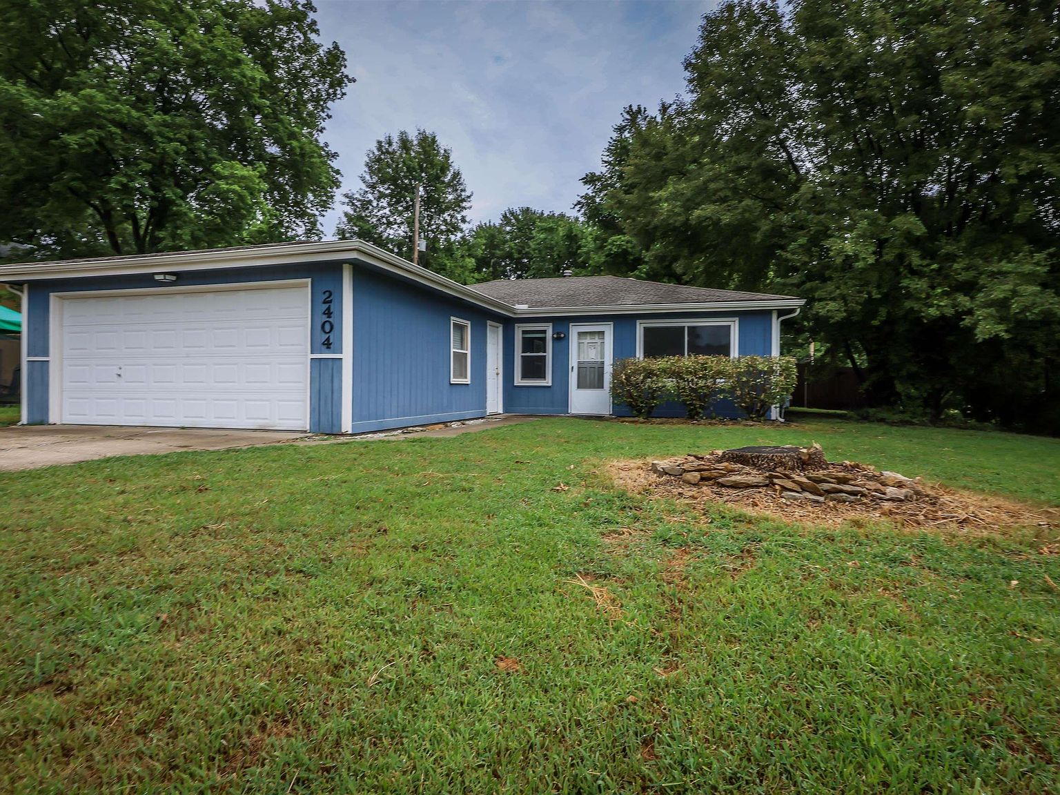 2404 Crossgate Dr, Lawrence, KS 66047 Zillow