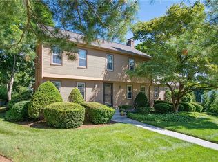 5 Johnson Dr, Cumberland, RI 02864