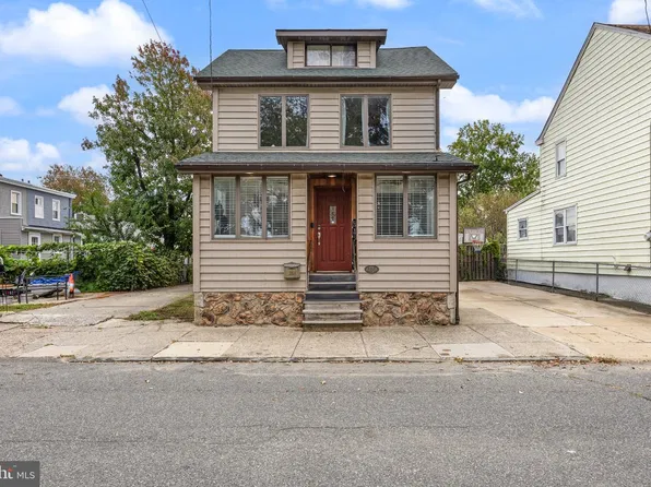 310 S 8th St, Gloucester City, NJ 08030
