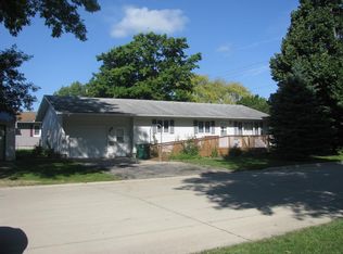 530 1st Ave SE, Britt, IA 50423