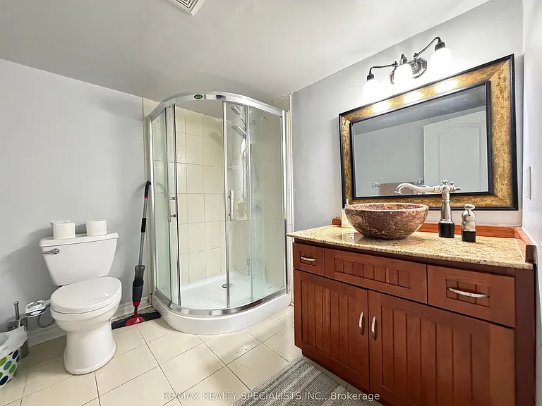 214 McCready Dr — Photo 45