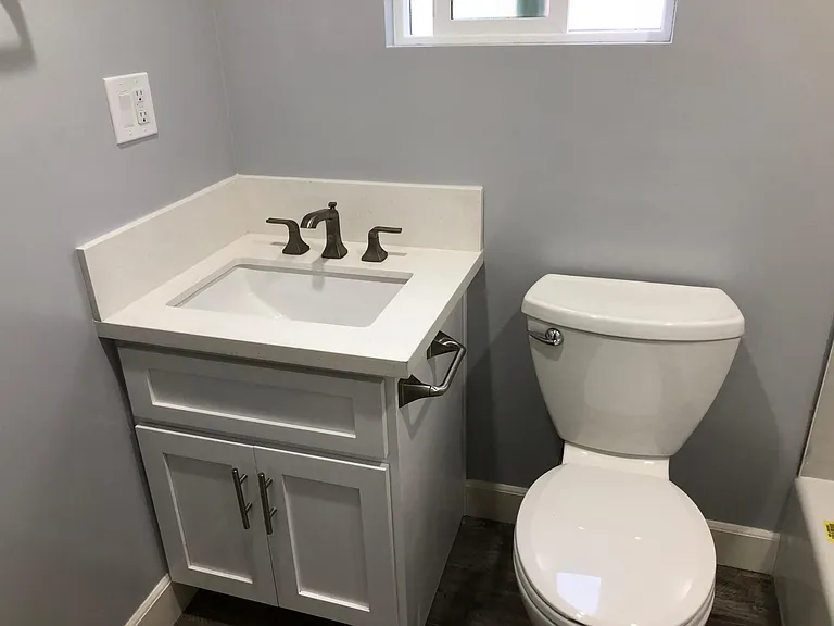 BATHROOM PIC 2