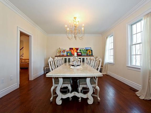 Magnificent Edgemont Colonial built in 2008