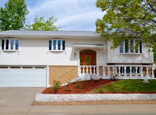 2113 S Yank Way, Lakewood, CO 80228