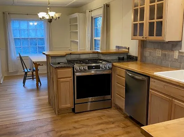 2956 Summers Ln, Klamath Falls, OR 97603