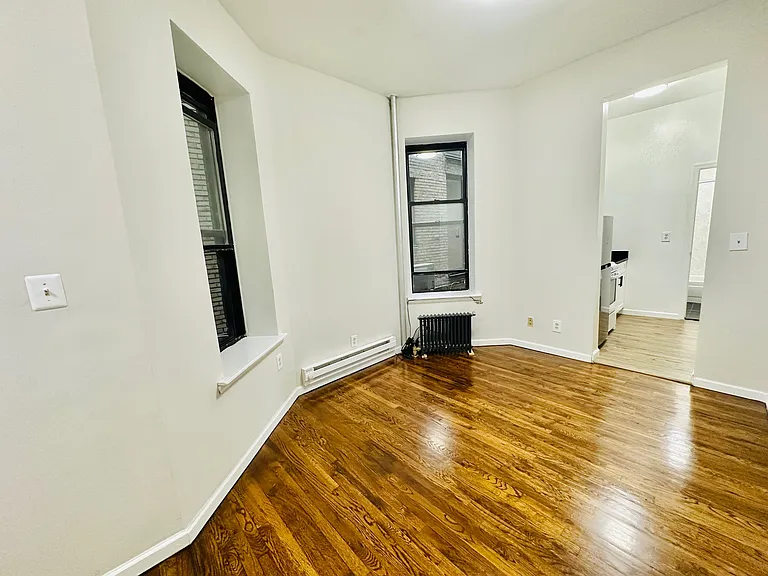 228 W 24th St #1E — Photo 6