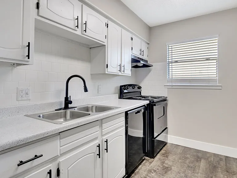 Higdon Ferry Apartments — Photo 56
