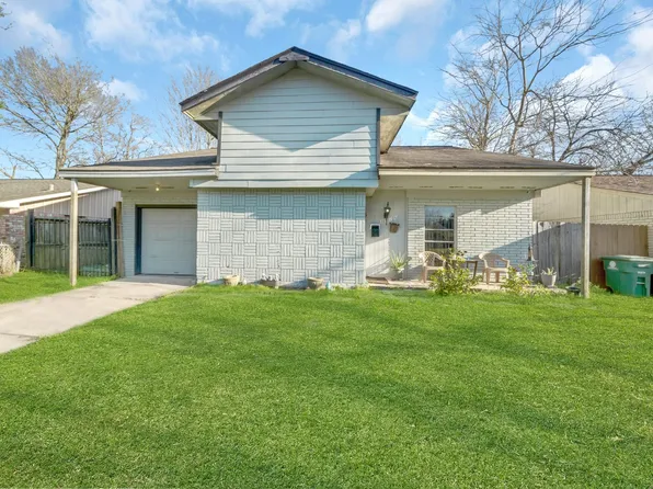 3926 Heatherbrook Dr, Houston, TX 77045