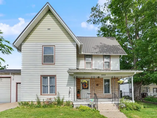 205 N Walnut St, Maquoketa, IA 52060