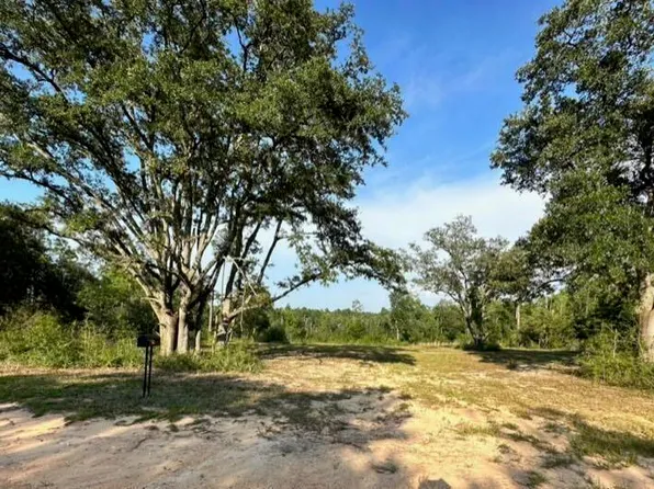 622 Broom Ave, Marianna, FL 32448
