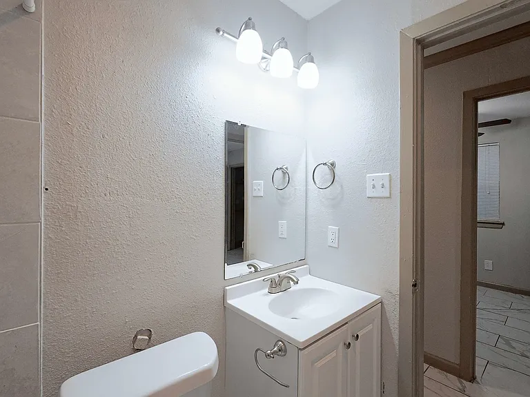 Ambassador Apartments — Photo 55