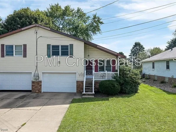 1532 Ellesmere Ave NW, North Canton, OH 44720