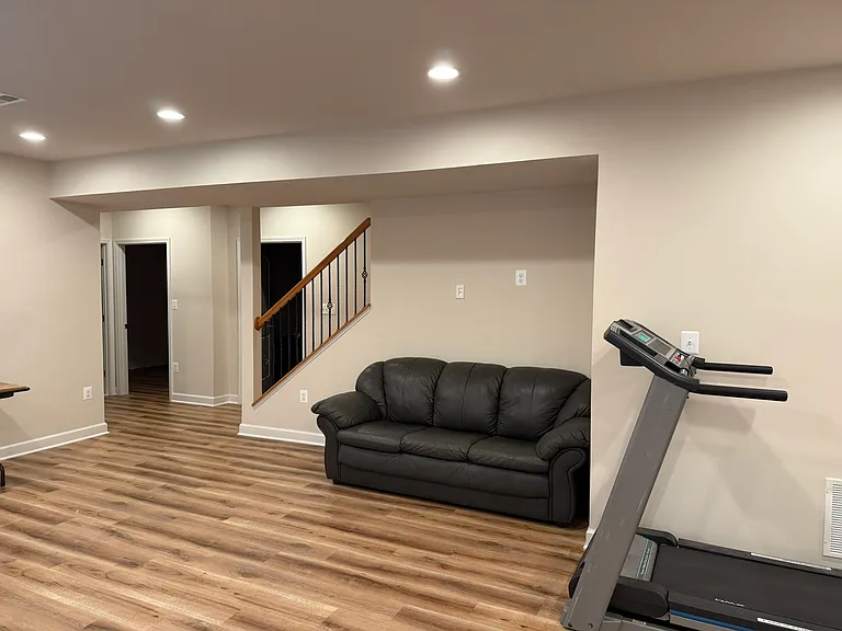 1643 Strine Dr — Photo 5