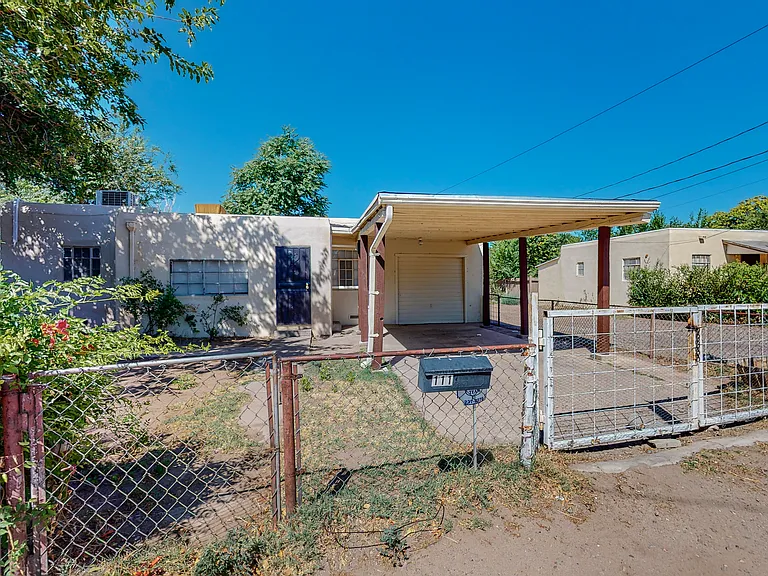 111 Orchard Garden Rd SW — Photo 4
