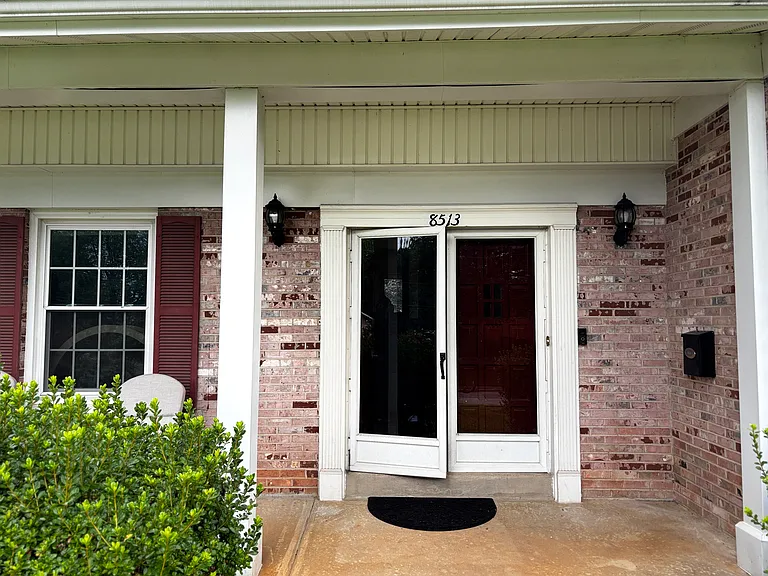 8513 Wilkesboro Ln — Photo 2