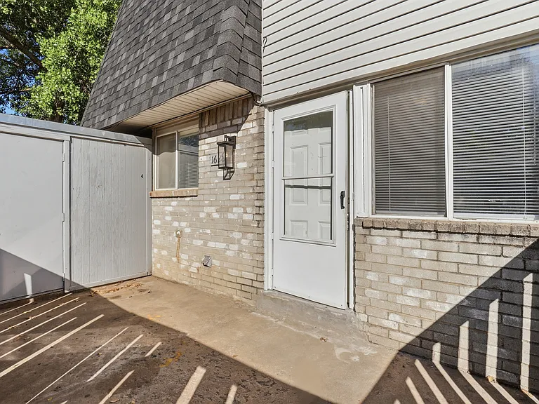 1628 Claudia Dr — Photo 25