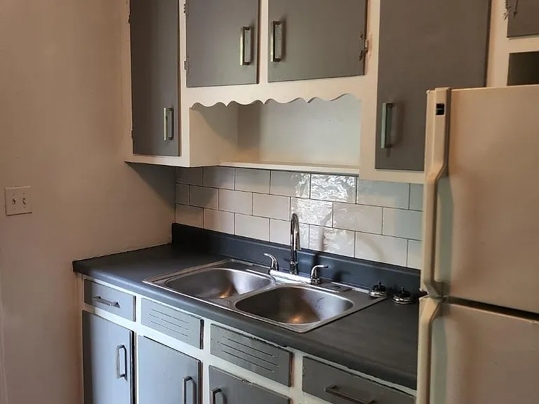 585 Marina St — Photo 6