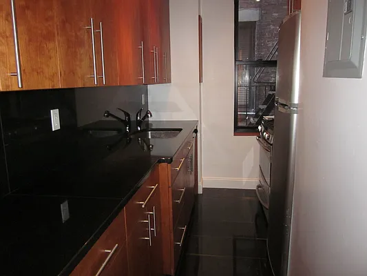 Rented by Metropolitan Equities | media 12
