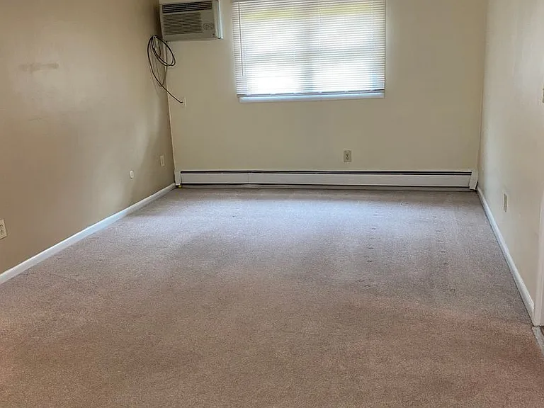 Washington Blvd Apartments — Photo 2