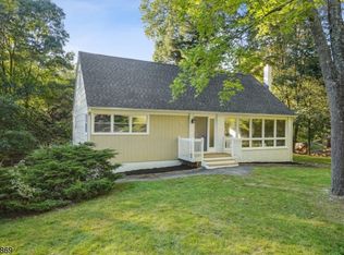 7 Winding Way, Andover, NJ 07821