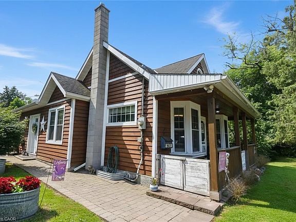 2nd image of 662 Old Dundas Rd
